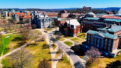 Students Make Their Way - SU Campus - Syracuse, NY Stockfoto's