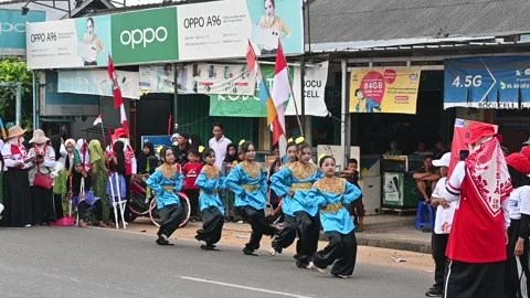 Students perform traditional dances Video stock 205041870