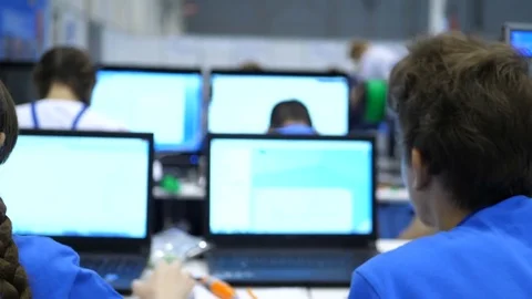 Students prepare a presentation and model 3d program for a 3d printer. The Stock-Footage 81452650