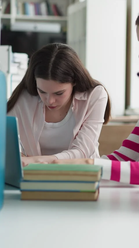 Source: Online Stock Videos – Royalty-Free HD & 4K Videos | Pond5