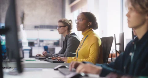 Students Studying at Software Development Class Vídeos de archivo 243652111