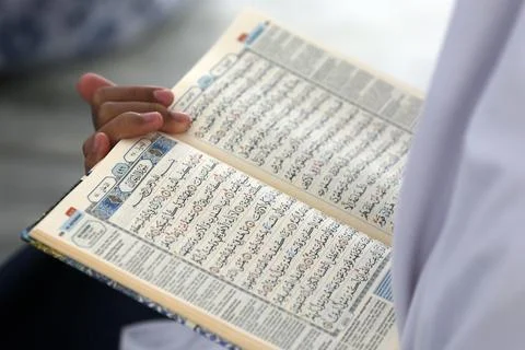 Students take part in Quran study program during Ramadan in Indonesia, Banda Ace 스톡 사진