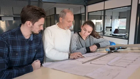 Students in training in engineering office Stock-Footage 123231386