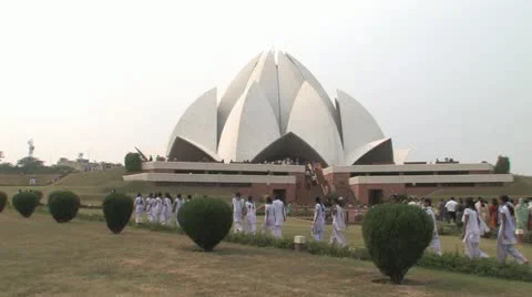 Students walking towards Lotus Temple in Delhi Stock Footage 11136028