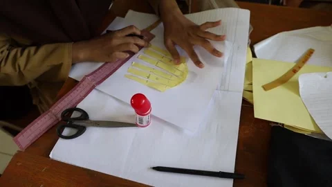 The students wore hijabs Vídeo Stock 243626983