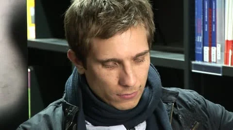 Students work in Jacob and Wilhelm Grimm-Center in Berlin Vídeo Stock 11492921