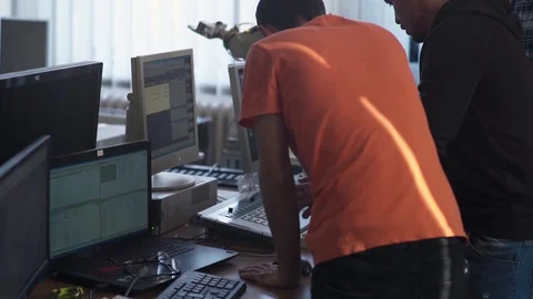 Students working together Computer PC on School Project Vídeo Stock 127614823