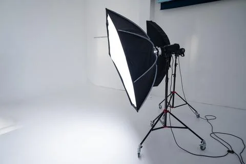 Studio flashes on the background of a white cyclorama Foto stock