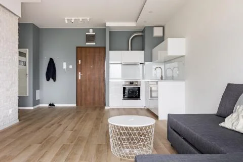 Studio flat with small kitchen Stock Photos