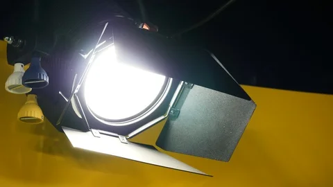 Studio Light Being Tuned Up and Down before Completely OFF 스톡 동영상 92785682