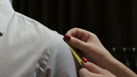 Studio.The man on the fitting clothes 動画素材 89747479