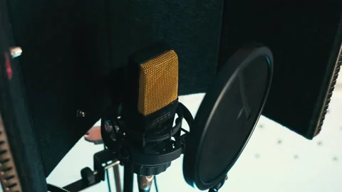 Studio recording microphone Vidéo 165135030