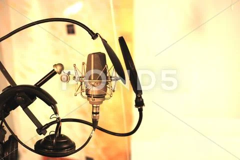Studio vocal microphone - side view Stock Photos