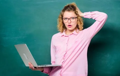 Study online. STEM student. Informatics and programming. Online school. Remote Foto stock