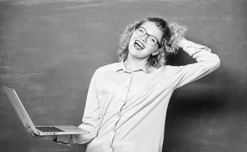 Study programming languages. Girl surfing internet. Modern education. Online Foto stock