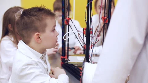 Study of technology in a modern school Stock Footage 88795049