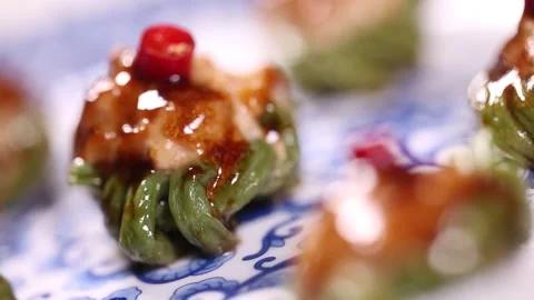 Stuffed meat with beans on a plate (3) Video stock 202160319
