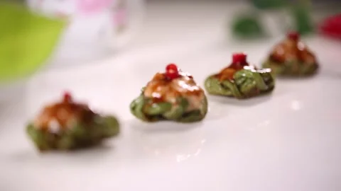 Stuffed meat with beans on a plate (4) Stock Footage 202160320