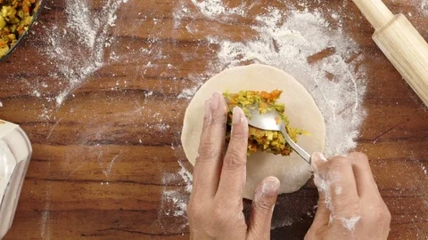 Stuffing Parantha 動画素材 83071402