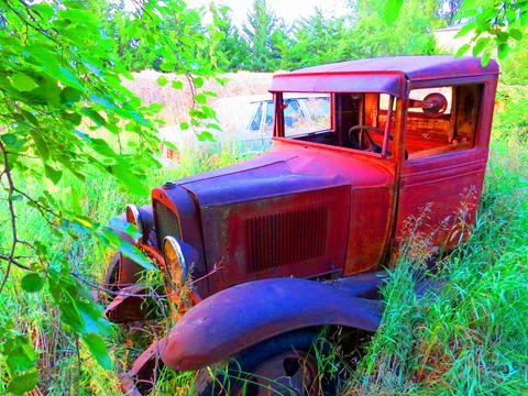 Stumbled across this 32 Ford while hunting for photos around a farm near Emporia Stock Photos