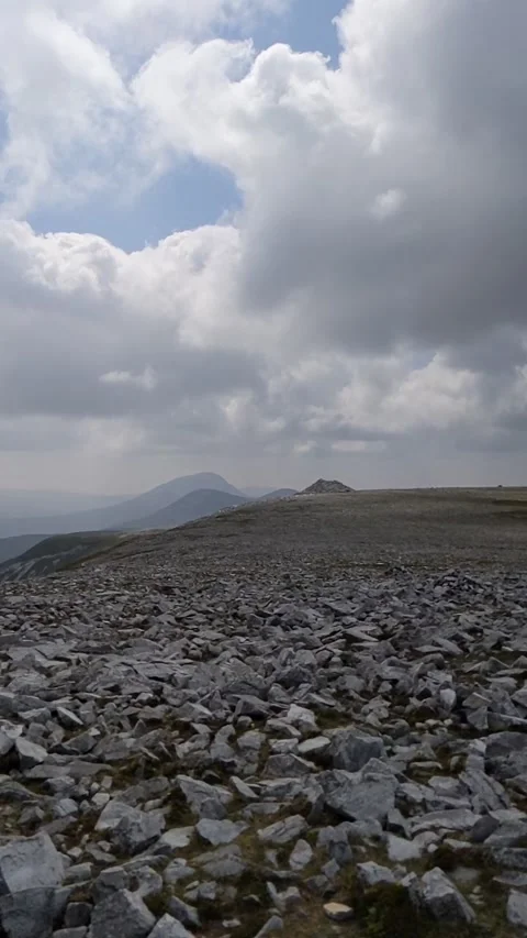 Stunning 360 view from the top of Muckish Mountain Video stock 170487951
