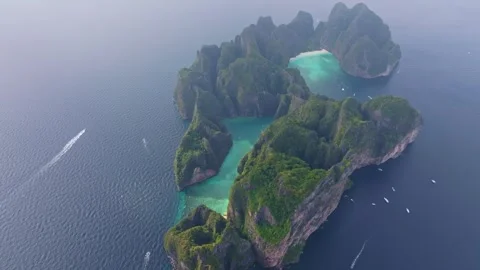 Stunning aerial of Phi Phi Lee island with famous Maya and Phi Leh Stock Footage 303358639