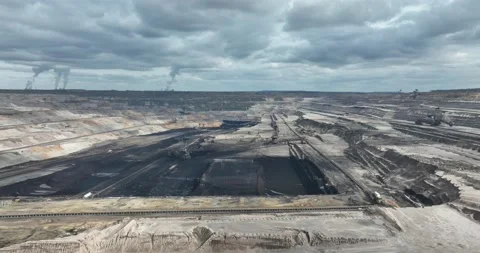 A stunning bird's-eye view of a massive open-pit browncoal mine in Germany. 動画素材 235901479