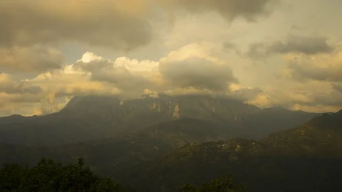 Stunning clouds in timelapse during sunset in Mount of Kinabalu Video stock 94112971