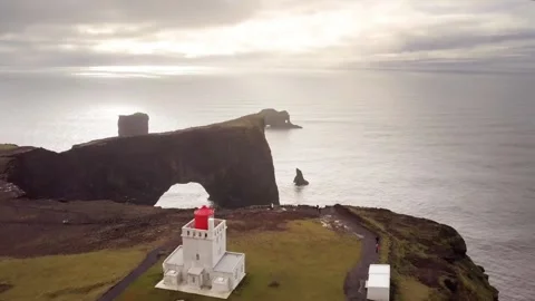 Stunning coastal views of Iceland's dramatic landscapes Video stock 320319788