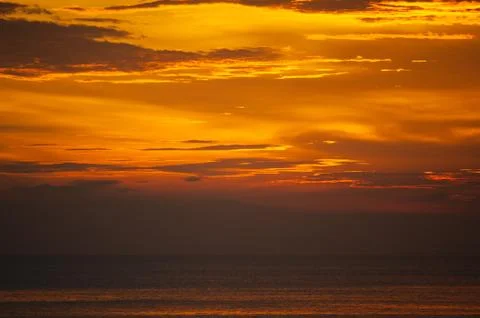 Stunning dramatic sunset over the ocean. Foto stock