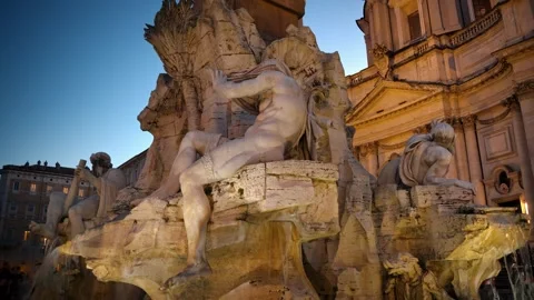 Stunning low angle view of fountain of four rivers at piazza navona in rome.. 库存影片 339444919