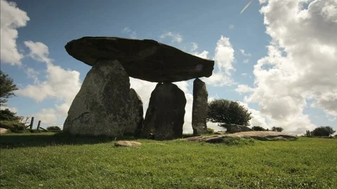 Stunning motion timelapse of Pentre Ifan, an ancient neolithic burial Stock Footage 97556331