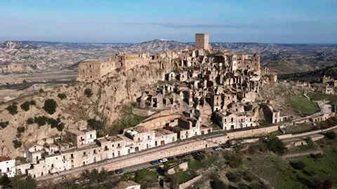Stunning panoramic shot of Craco, an ancient abandoned city in the Basilicata Stock Footage 304668068