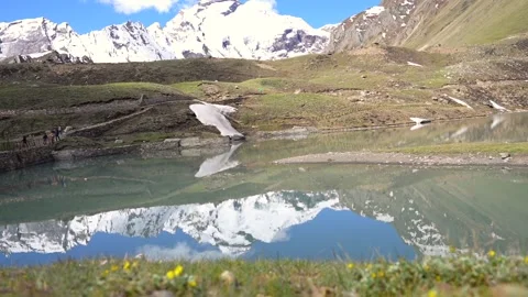 Stunning Reflection Of Snow Capped Adi Kailash Peak In Parvati Sarovar Lake Stockbeeldmateriaal 340576965