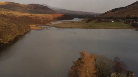 Stunning Scotland drone pull back on beautiful Loch Dochart nr Crianlarich 库存影片 166053050