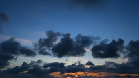 A stunning sunset sky timelapse. Stock Footage 314485454