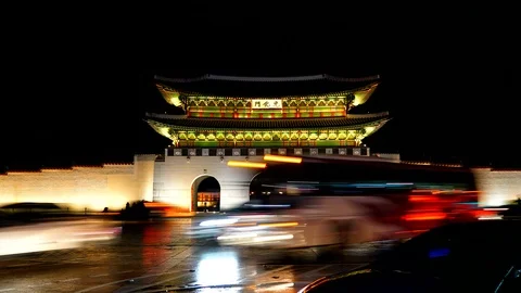 Stunning time-lapse of traffic outside Gyeongbokgung Palace in Seoul, Korea Stock Footage 103645418