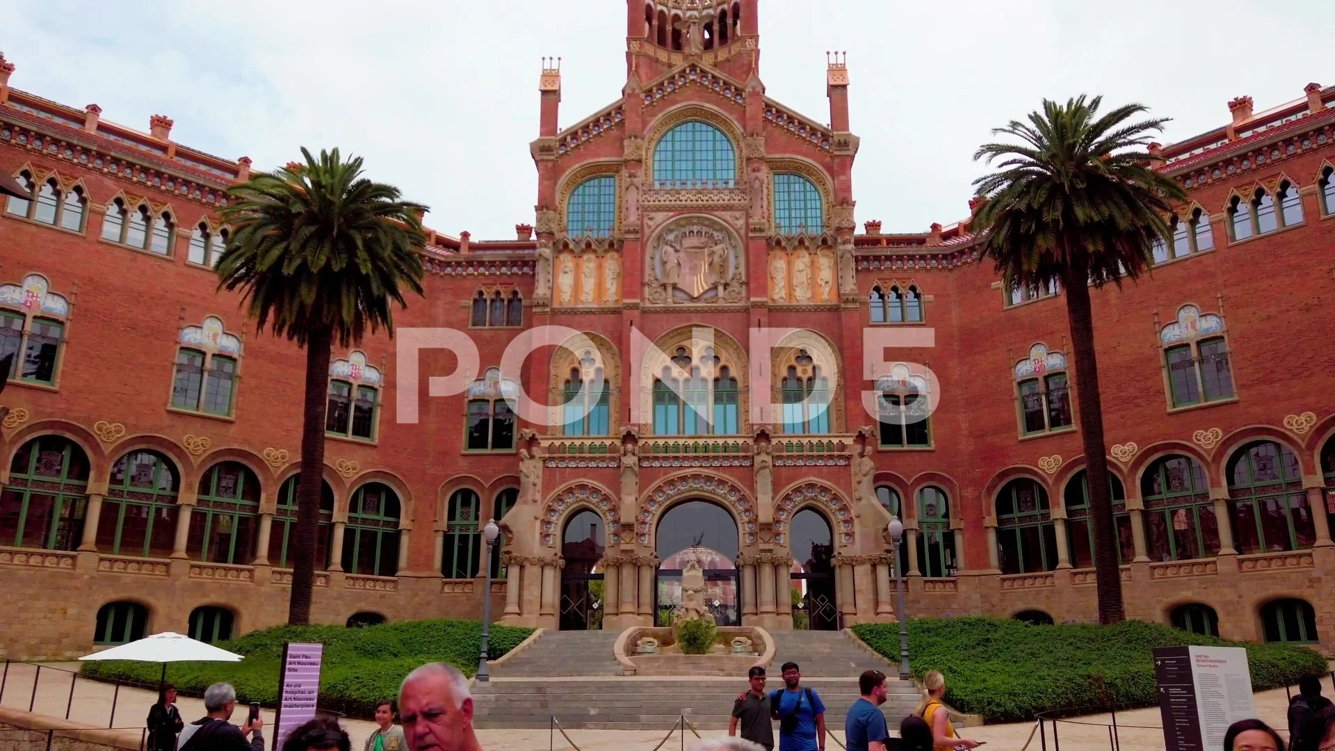 Stunning video of Autonomous University of Barcelona. People walking in