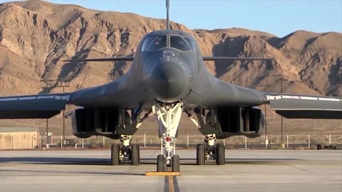 Stunning Video of B-1 Lancer in Action. Takeoff and Landing 001 Video stock 166439405
