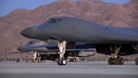 Stunning Video of B-1 Lancer in Action. Takeoff and Landing 004 Video stock 166439425