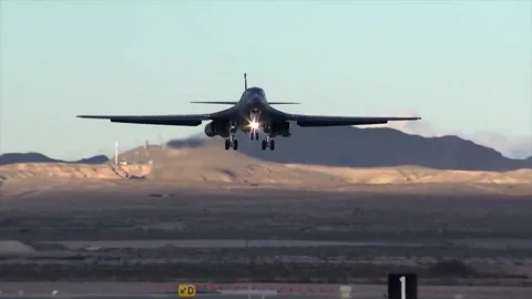 Stunning Video of B-1 Lancer in Action. Takeoff and Landing 020 Video stock 166439981