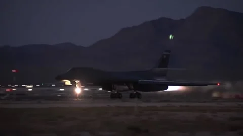 Stunning Video of B-1 Lancer in Action. Takeoff and Landing 027 Video stock 166440179