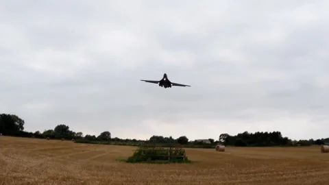 Stunning Video of B-1 Lancer in Action. Takeoff and Landing 053 Video stock 166440832