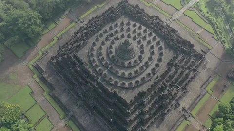 Stunning view of the Borobudur temple in Java, Indonesia Vídeos de archivo 136318980
