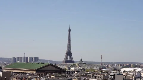 Stunning view of the Eiffel Tower from Lafayette Galeries Rooftop in Paris Stock Footage 312872412