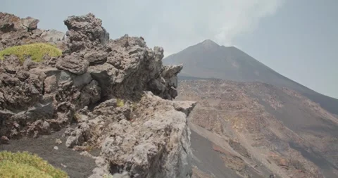 Stunning view of Etna Volcano in the background of a rocky cliff, Sicily, 4k Video stock 332715831