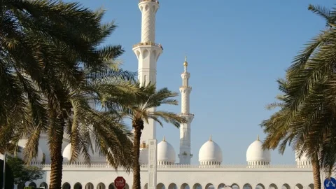 Stunning view of iconic Sheikh Zayed Mosque in Abu Dhabi. Stock Footage 287652695