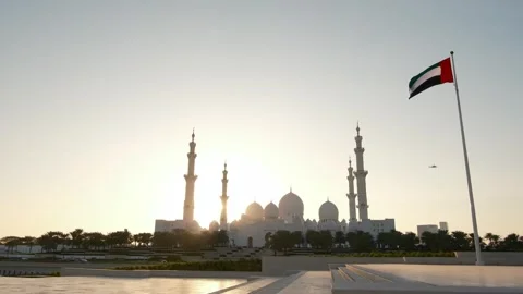 Stunning view of iconic Sheikh Zayed Mosque in Abu Dhabi. Stock Footage 307228141