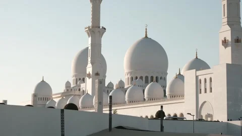 Stunning view of iconic Sheikh Zayed Mosque in Abu Dhabi. Stock Footage 311897964
