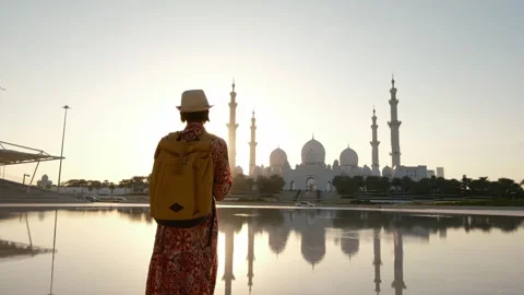 Stunning view of iconic Sheikh Zayed Mosque in Abu Dhabi. Stock Footage 312814655